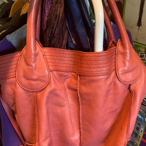 pink leather purse (tag says L.K Berlin) - Picture 5 of 5